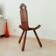 Chaise brutaliste tripode début XXeme
