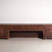 Meuble bas ancien peint en bois de pin – Chine, vers 1900