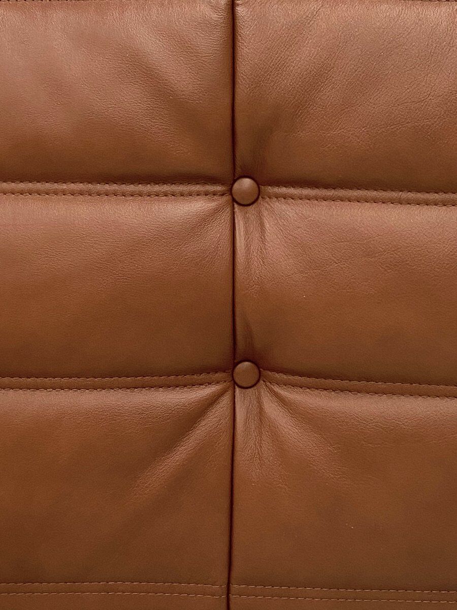 Fauteuil Togo en cuir marron attribué à Michel Ducaroy pour Ligne Roset