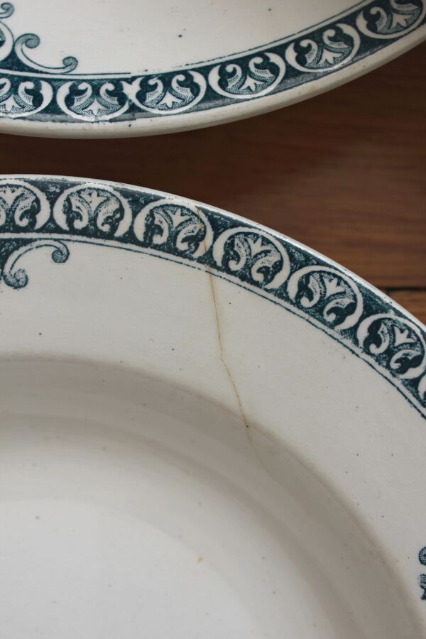 7 assiettes creuses en terre de fer Andrinople Saint Amand et Hamage