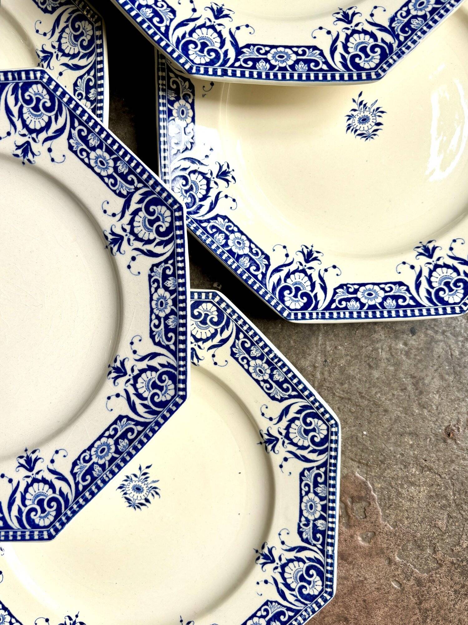 6 Sarreguemines earthenware dessert plates, “Sinceny” service circa 1900