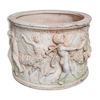 Round white stone pot cover with a farandole of angels