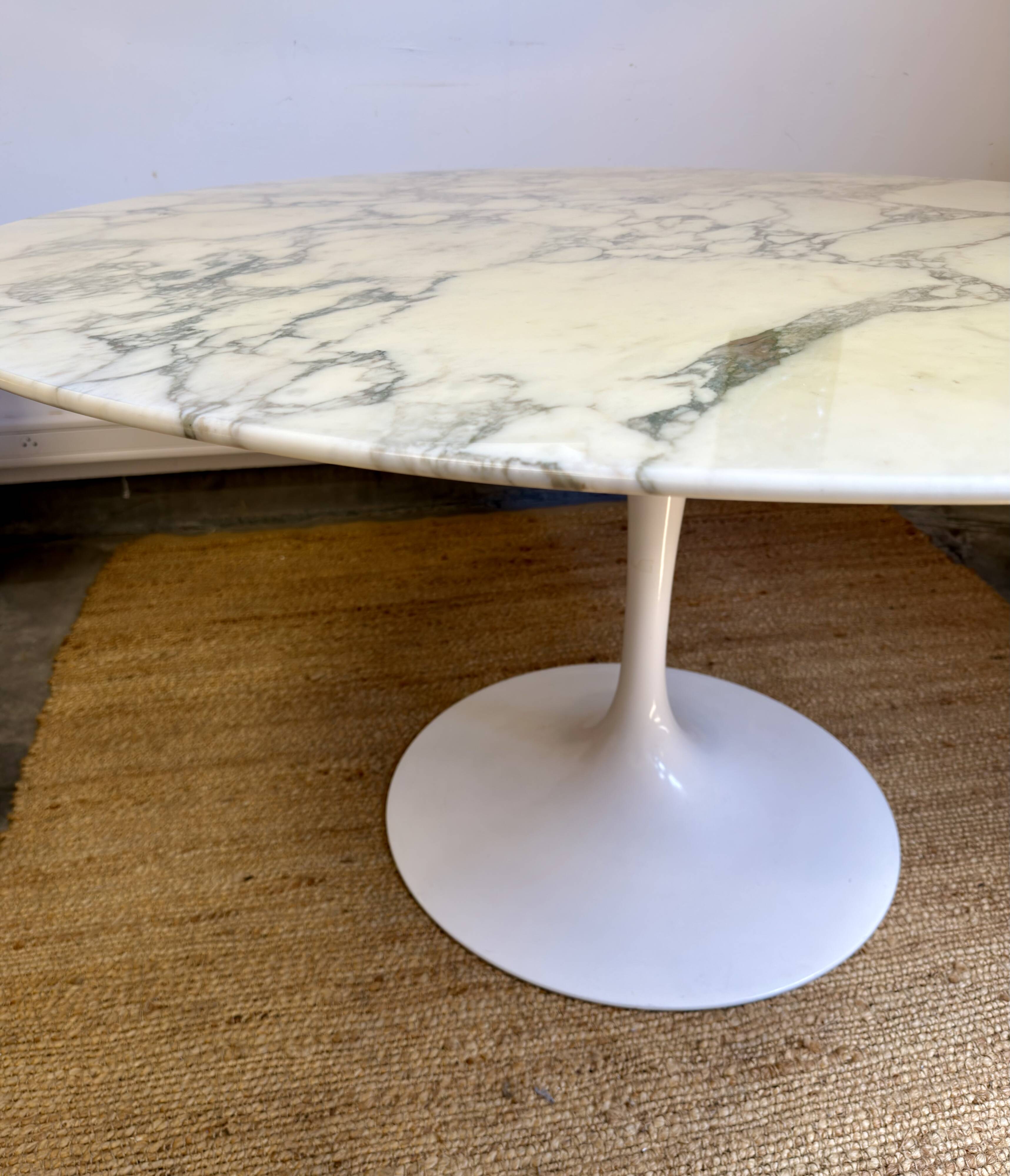 Table Tulip Knoll International par Eero Saarinen – Plateau rond en marbre