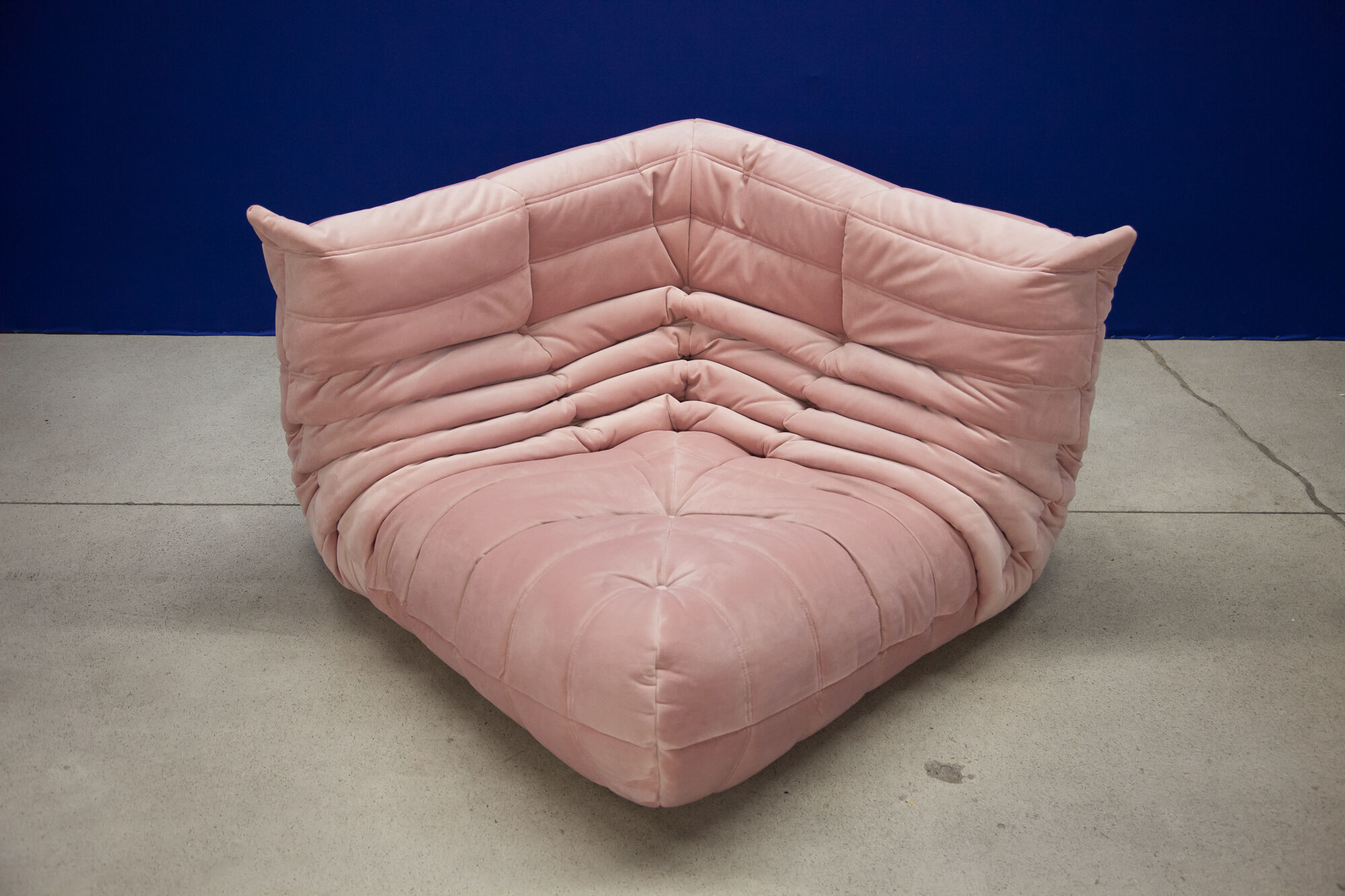 Angle Chair "Togo" model designed by Michel Ducaroy 1973