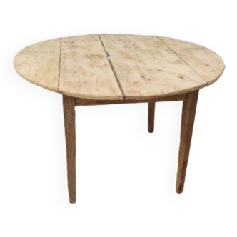 Folding round table