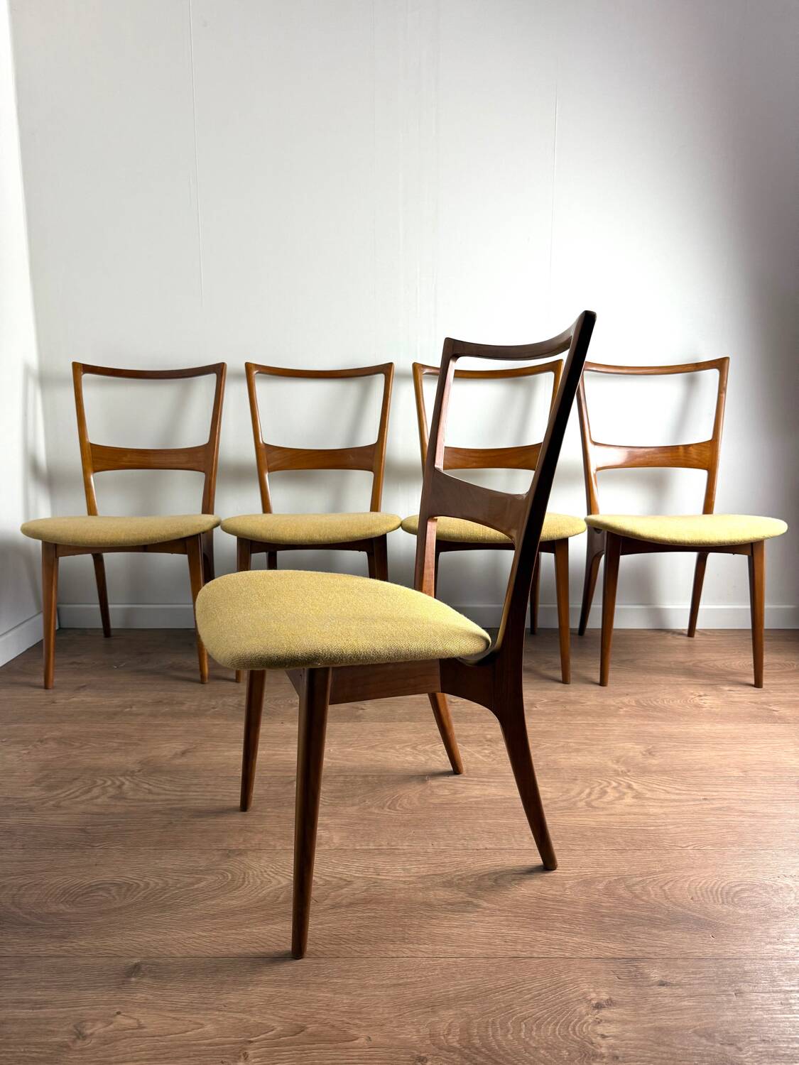 Lot de 5 chaises scandinaves vintage