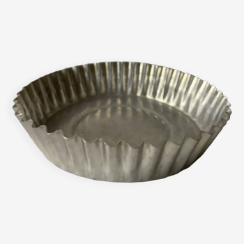 Old fluted mold