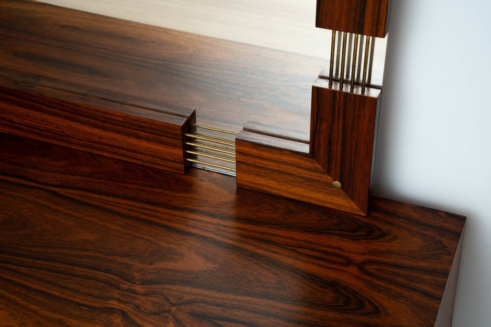 Miroir suédois du milieu du siècle avec console de coiffeuse – Ateljé Glas & Trä