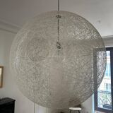 Random suspension model by the brand Moooi.