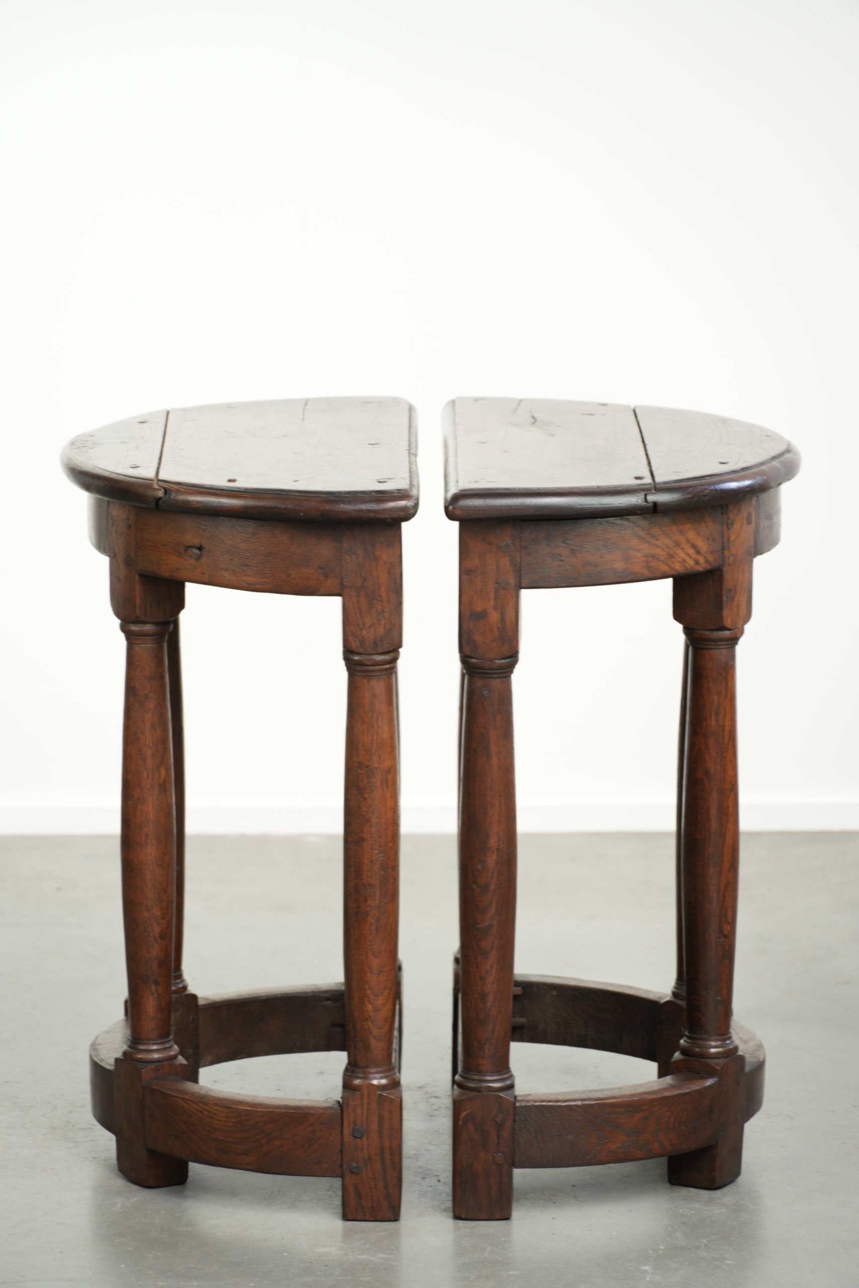 2 tables d'appoint anglaises antiques, fin du 19e siècle