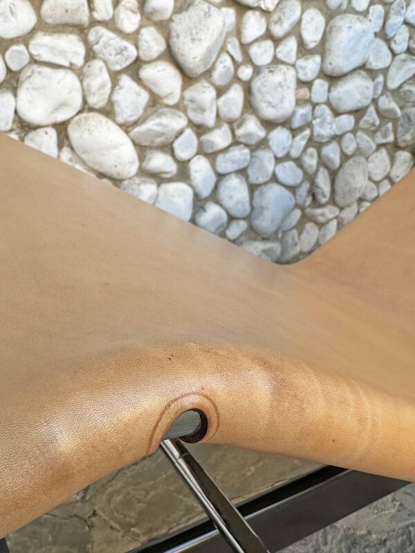 LC4 Cassina x Louis Vuitton édition limitée n° 0355/1000 – Charlotte Perriand & Le Corbusier