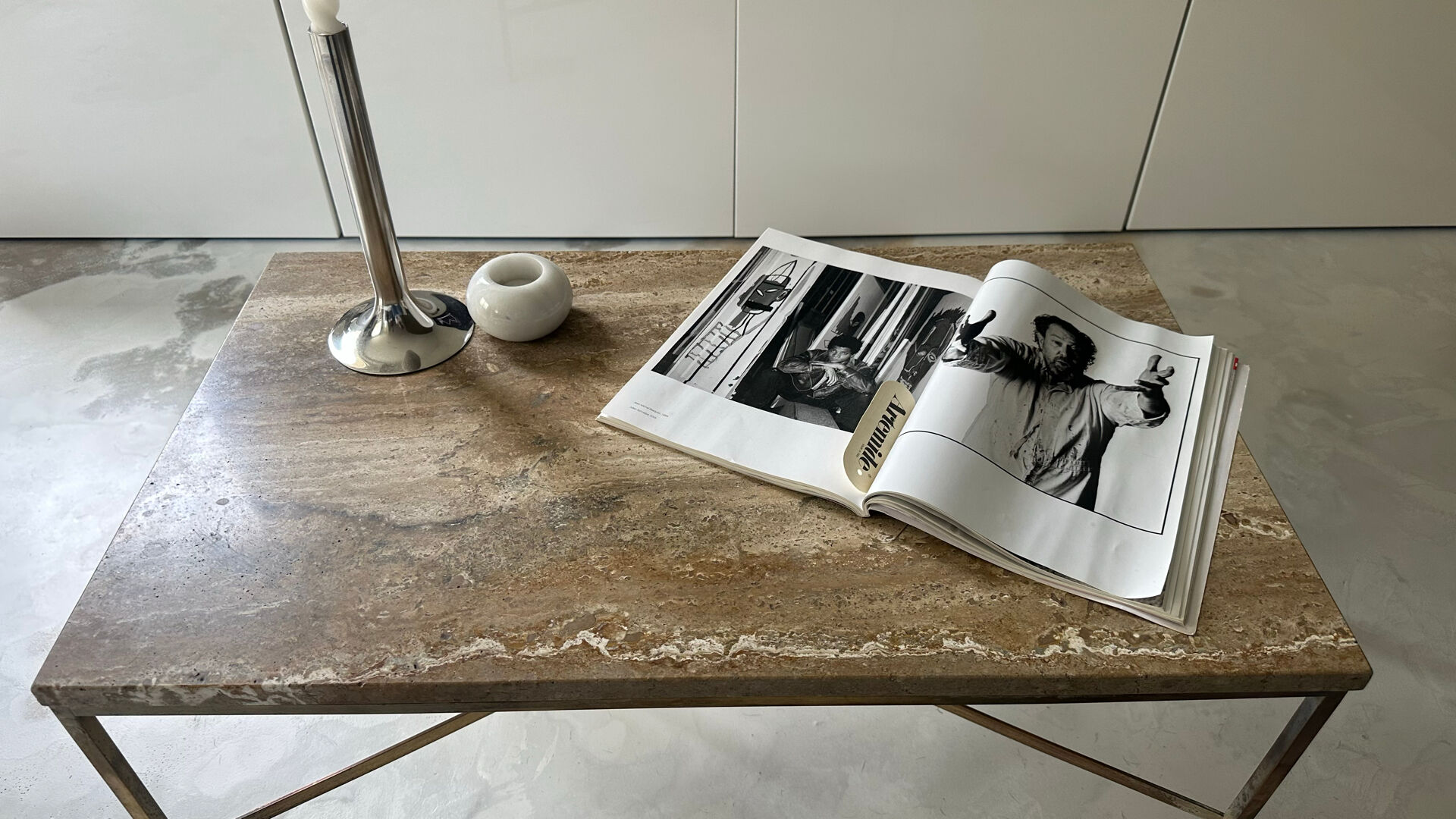 Table basse travertin et laiton