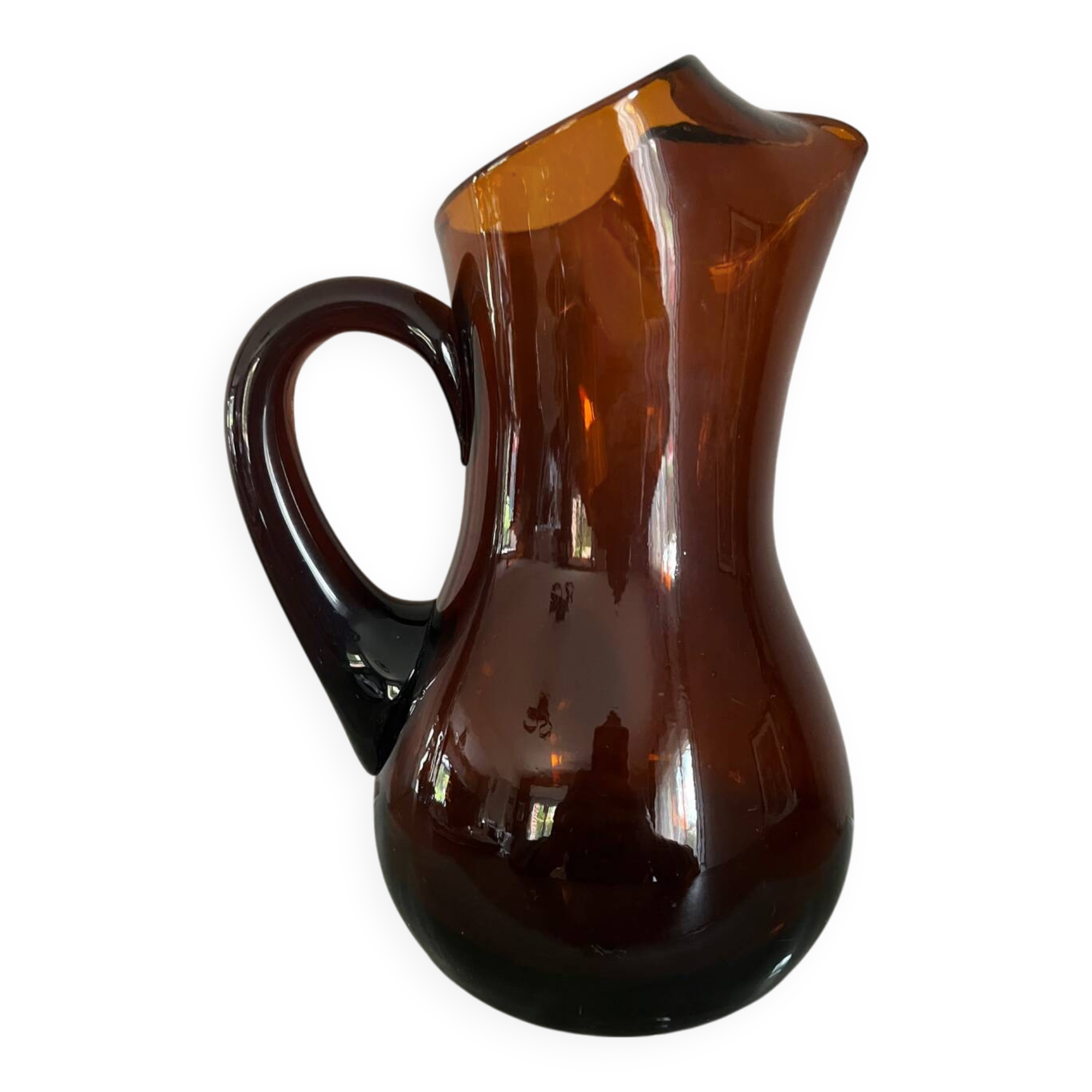 Ancienne carafe en verre ambré