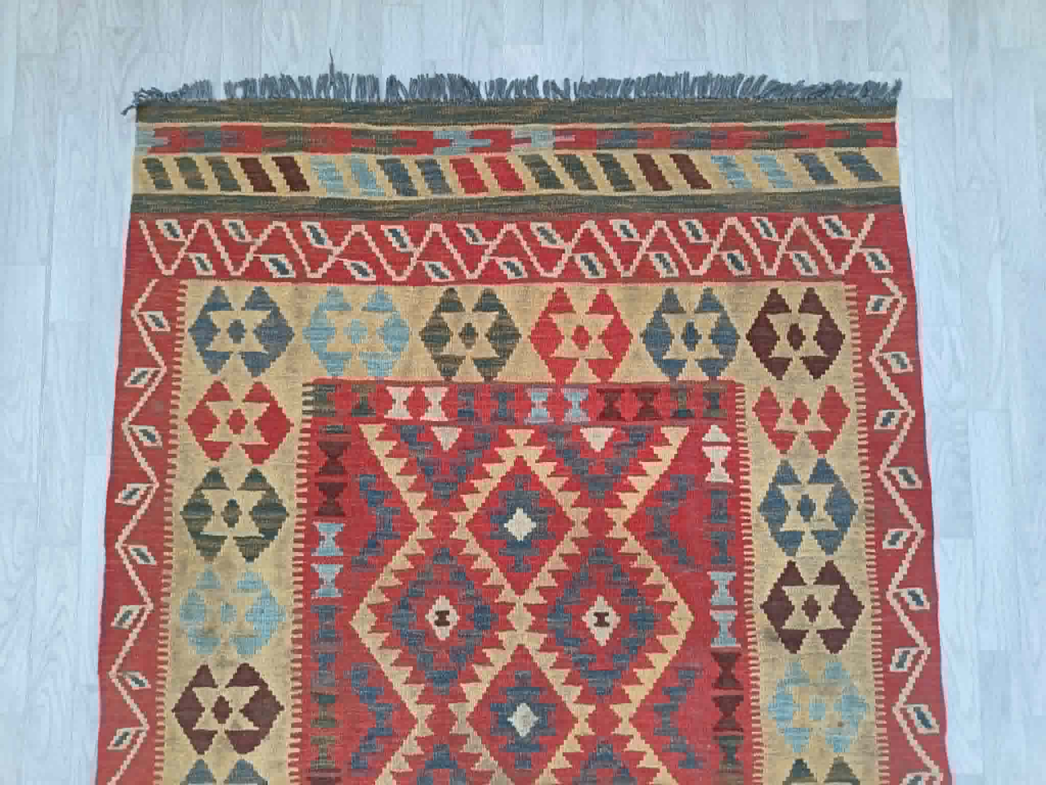 Handmade Persian Gashqaï carpet