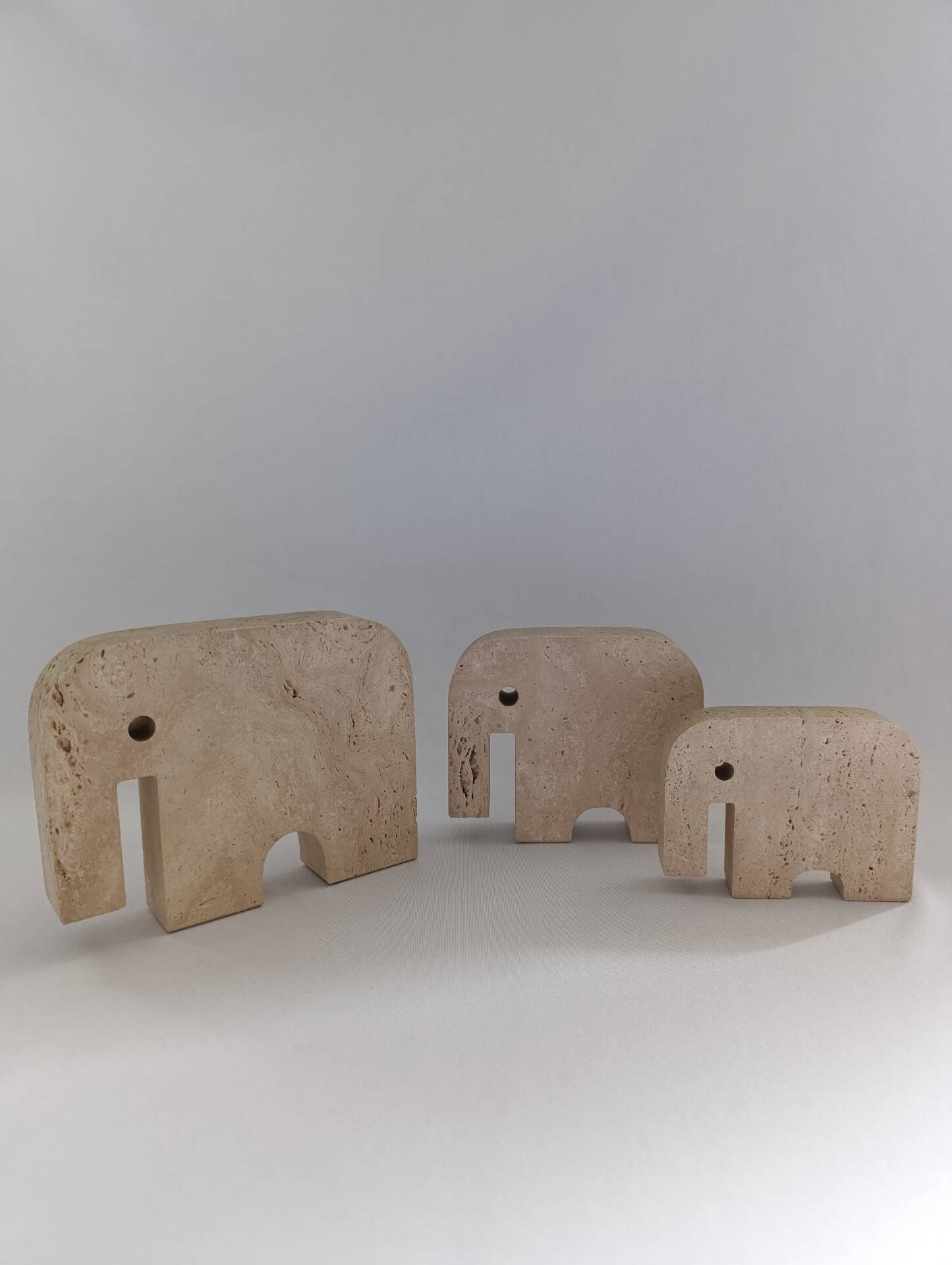 Set de 3 figurines éléphants en travertin Fratelli Mannelli