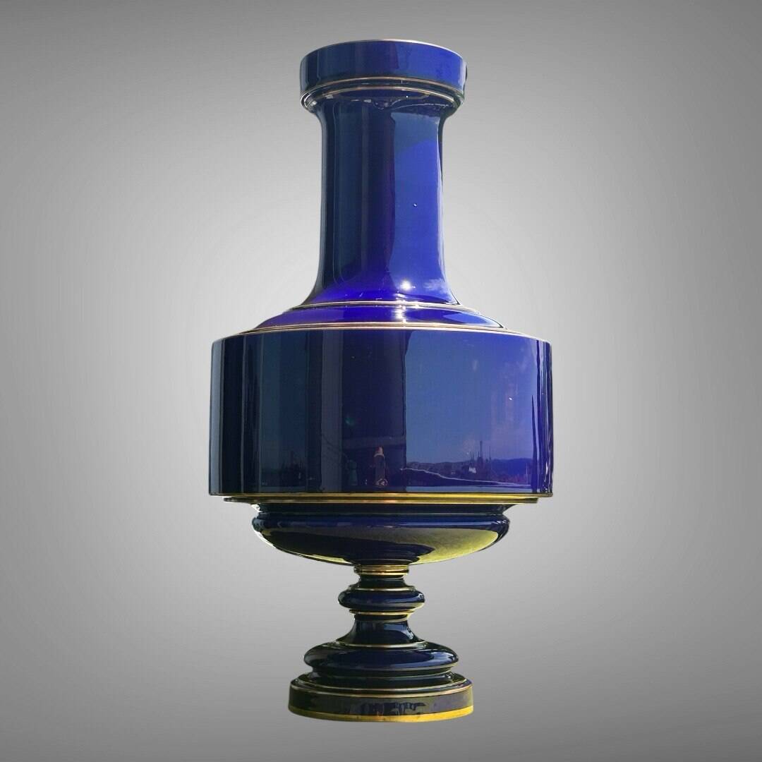 Monumental vase in blue Sèvres porcelain with gilding, architectural style.