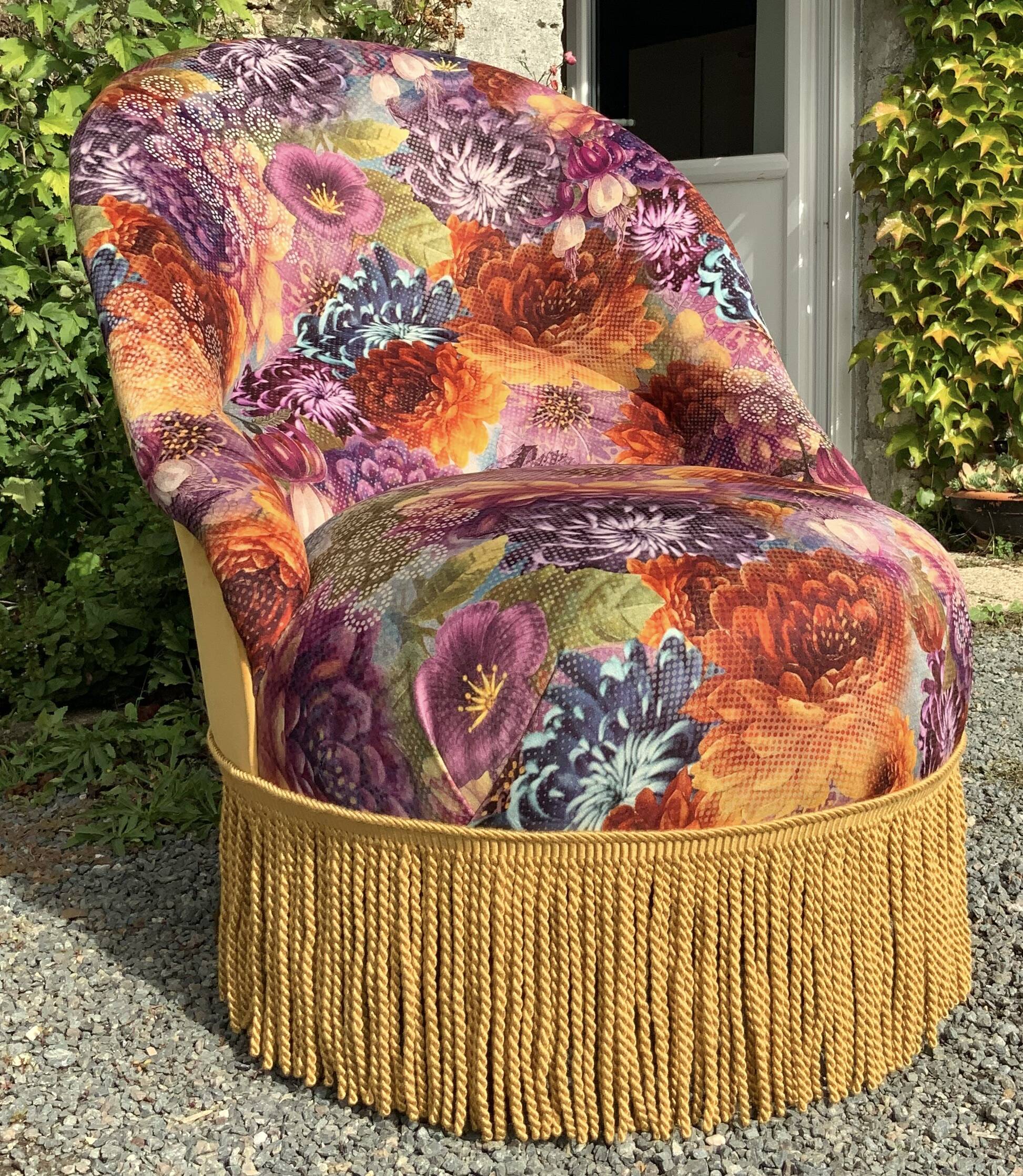 Humpback fireside chair