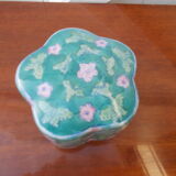 Candy box in faience