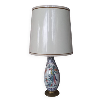 Small Chinese porcelain lamp