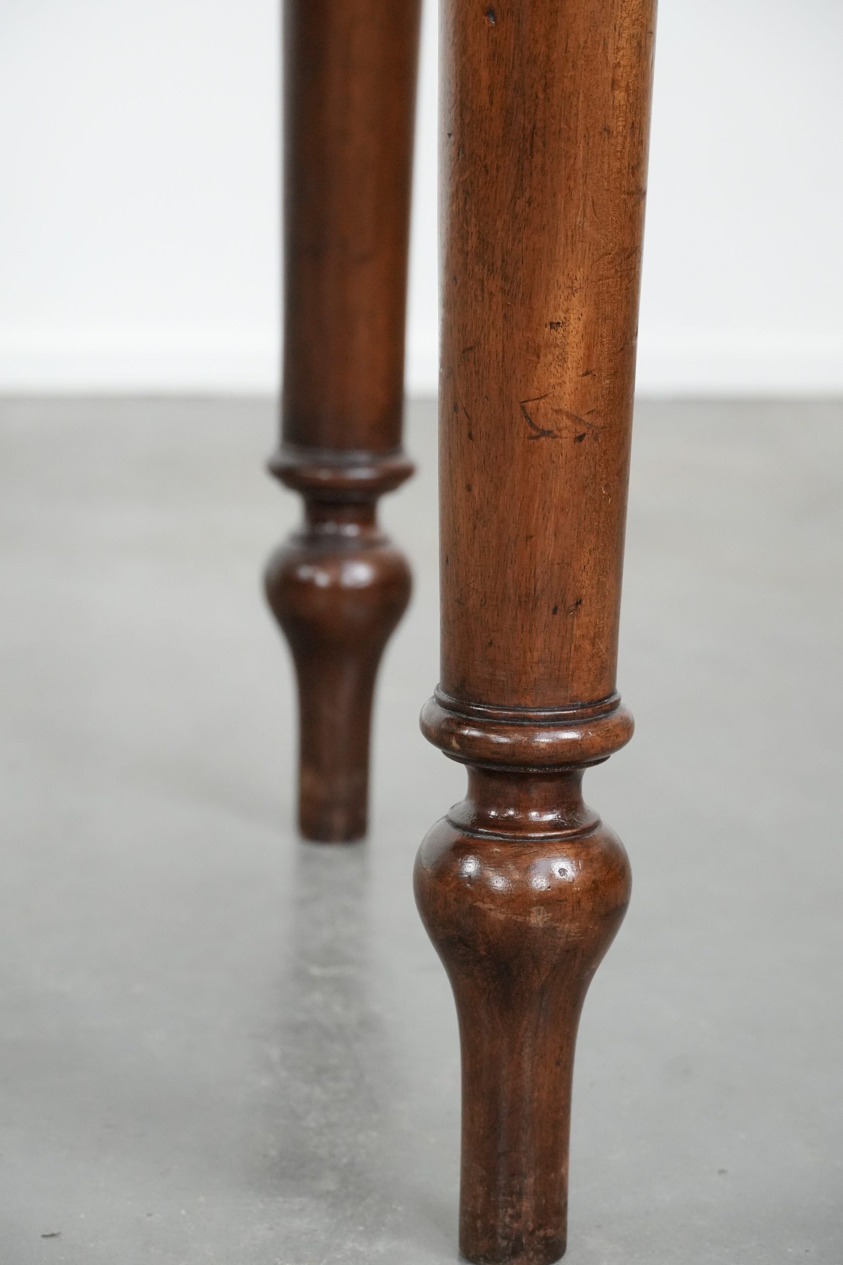 Antique English hallway furniture / side table from the late 19th century