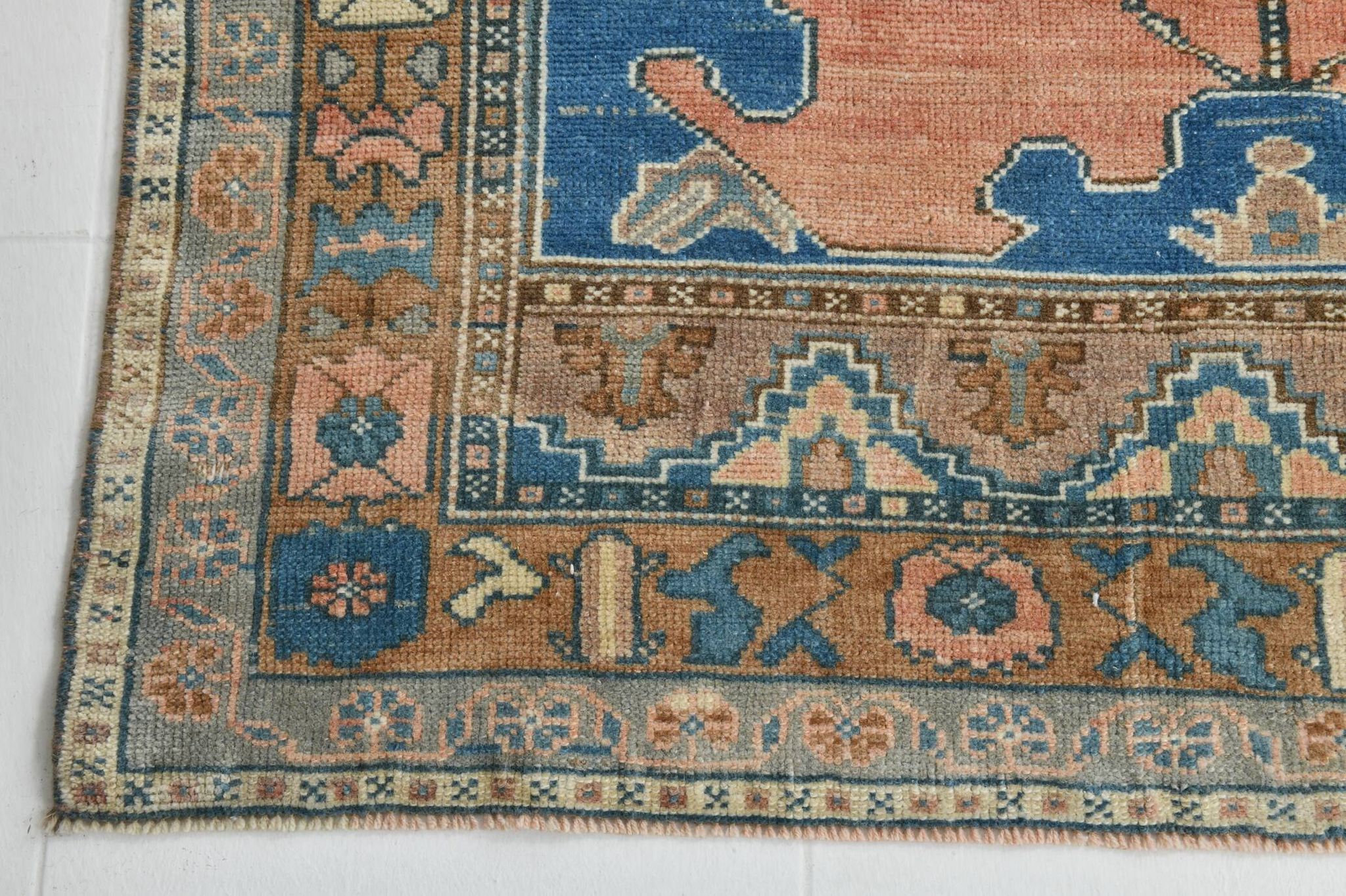 Salmon & Navy Blue Vintage Persian Rug, 131x218 Cm
