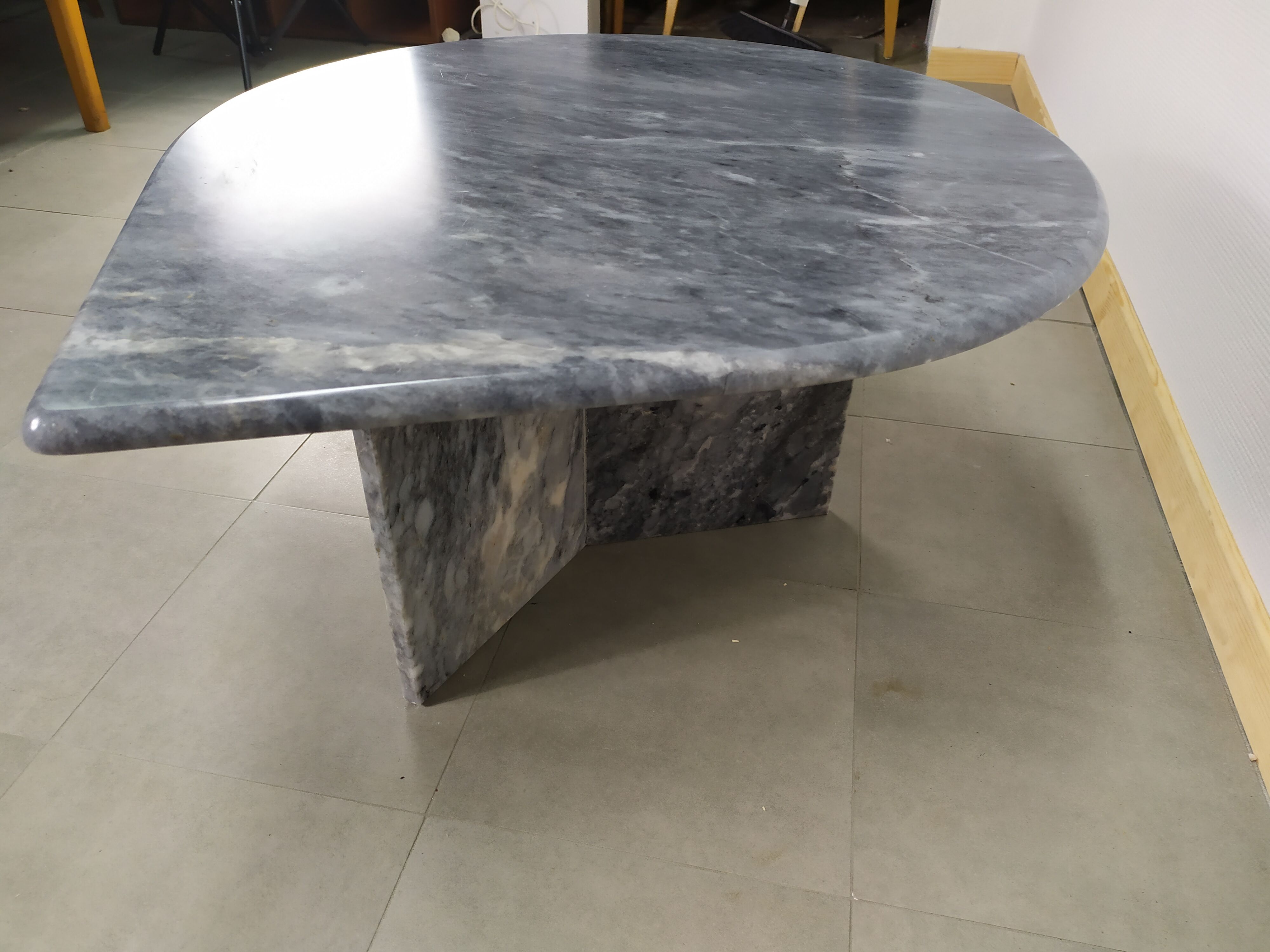 Grey marble coffee table tastes water