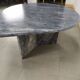Table basse en marbre gris goute d'eau