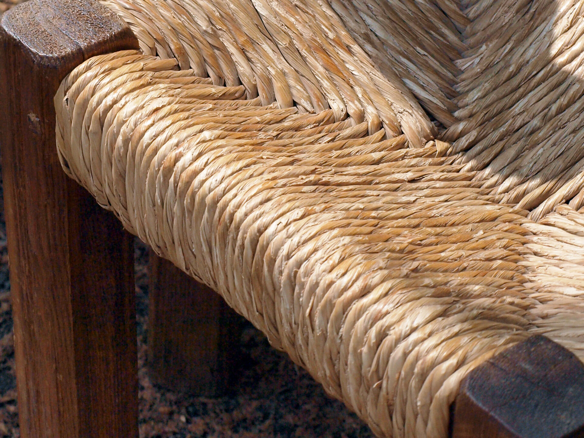 Brutalist chairs in pine and straw, France, 1950s, set of 4