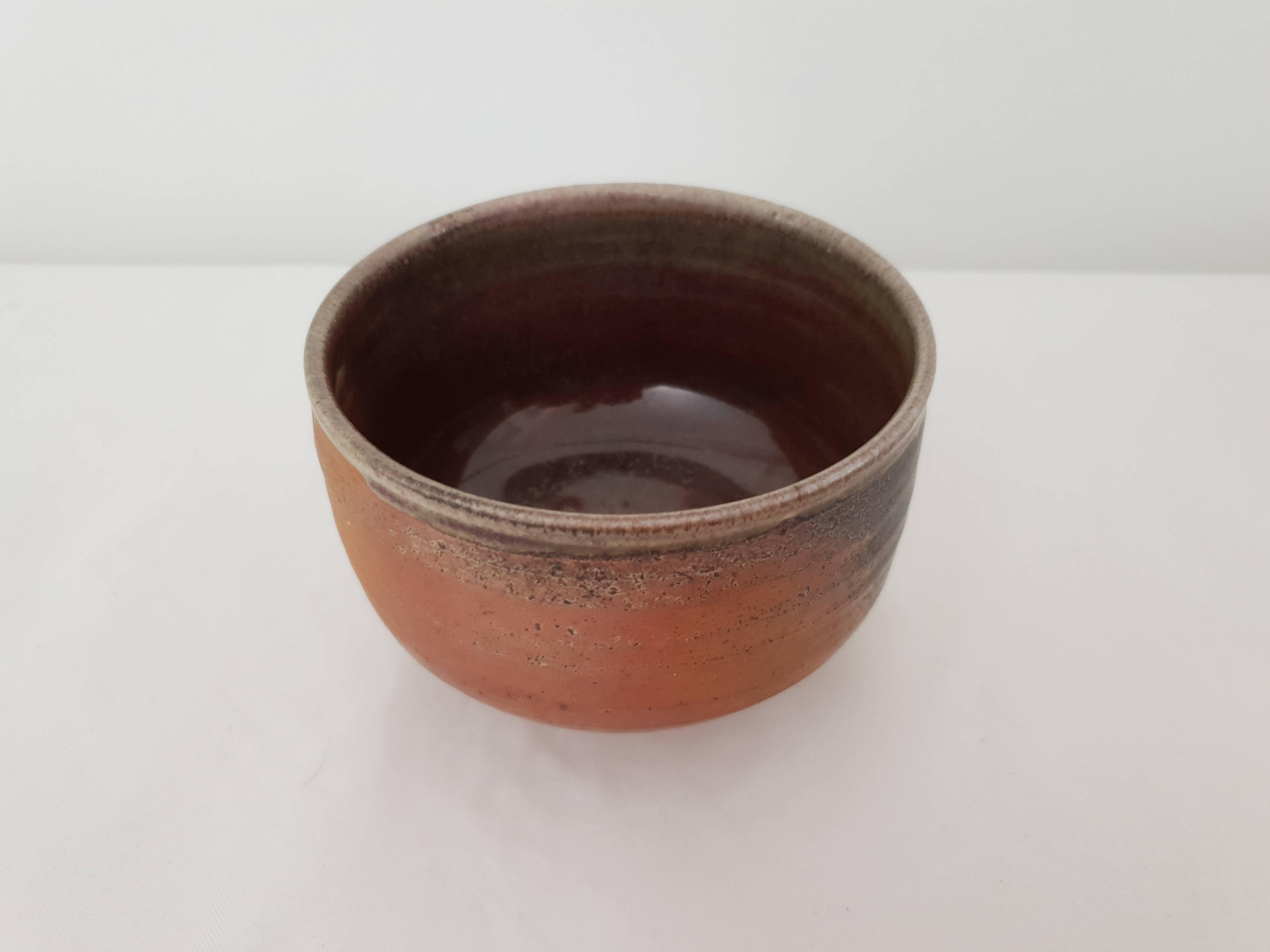 Signed ceramic bowl / cup (Pictogram to identify)