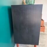Dresser with tapered feet