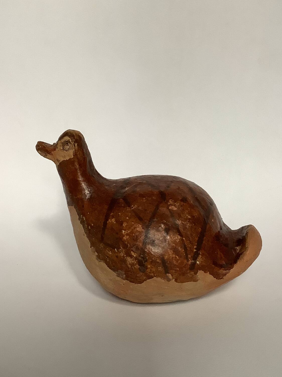 Poterie artisanale en forme de canard