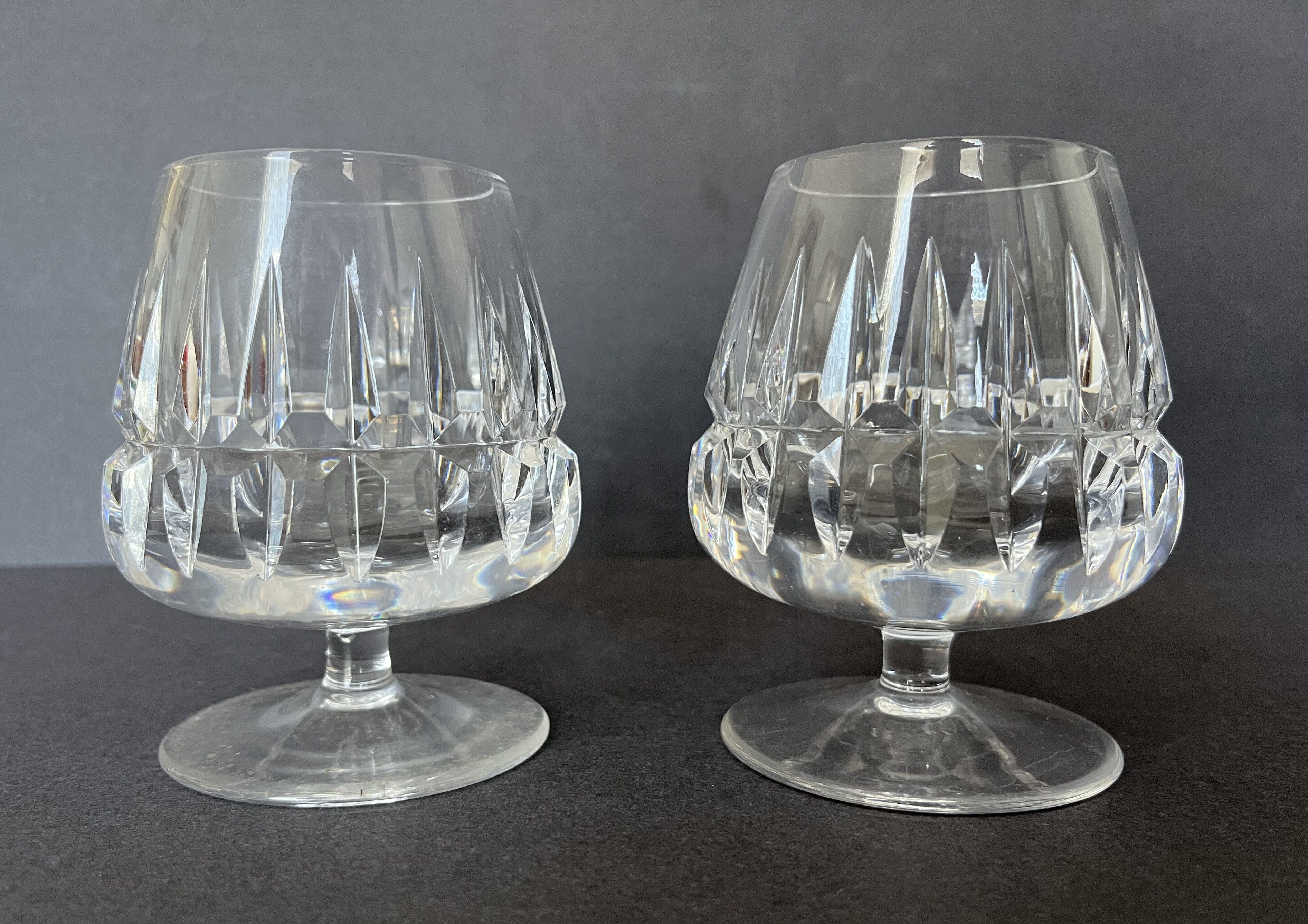 Deux verres à alcool en cristal