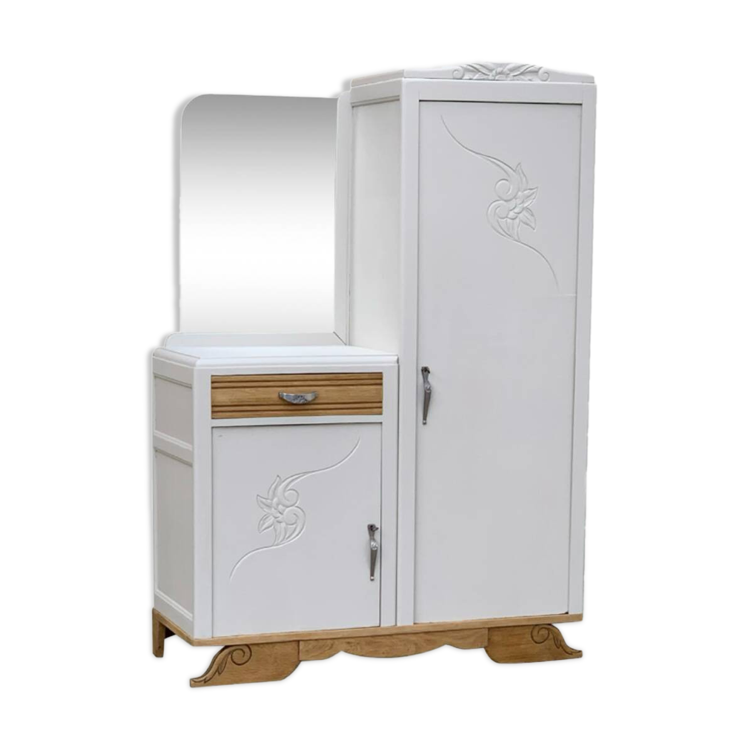 Asymmetrical Parisian Art Deco wardrobe 1930