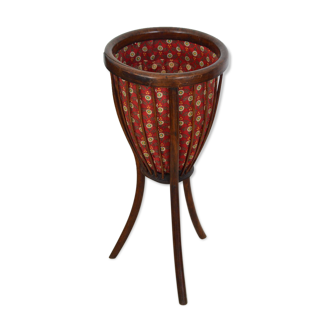 Rattan plant holder worker