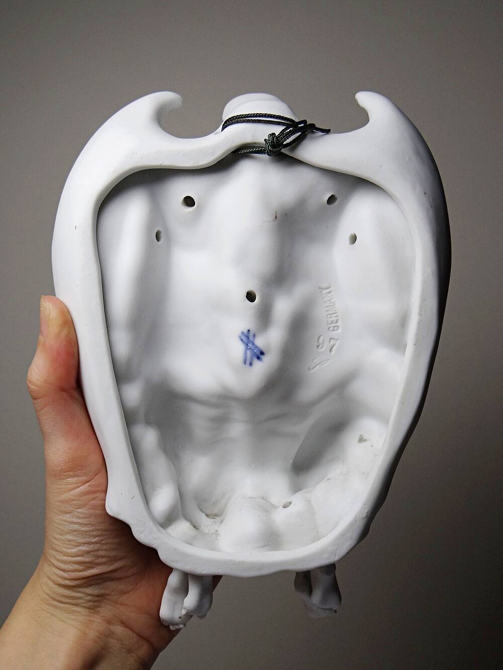 Porcelain biscuit holy water font with 2 angels, antique 1900-1930, Germany.