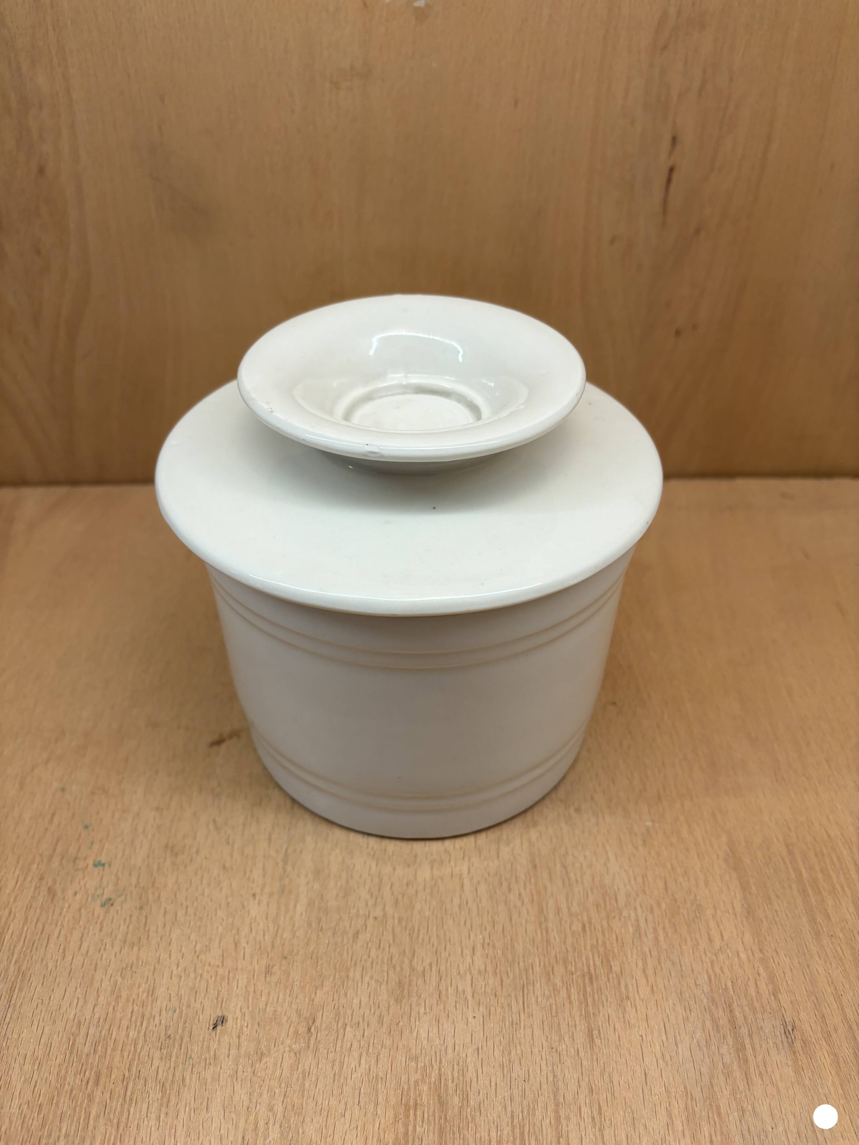 Porcelain butter dish