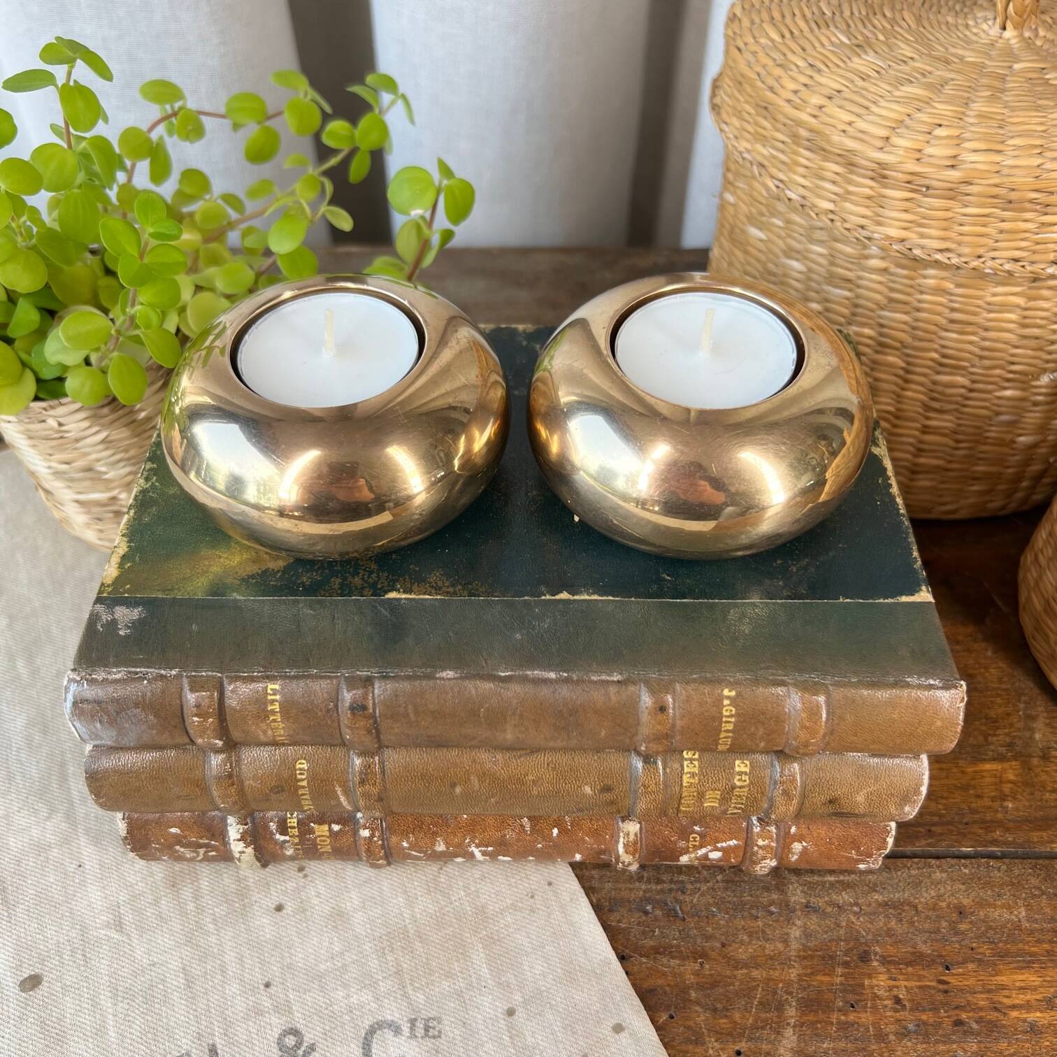 Duo de bougeoirs “boule” en laiton