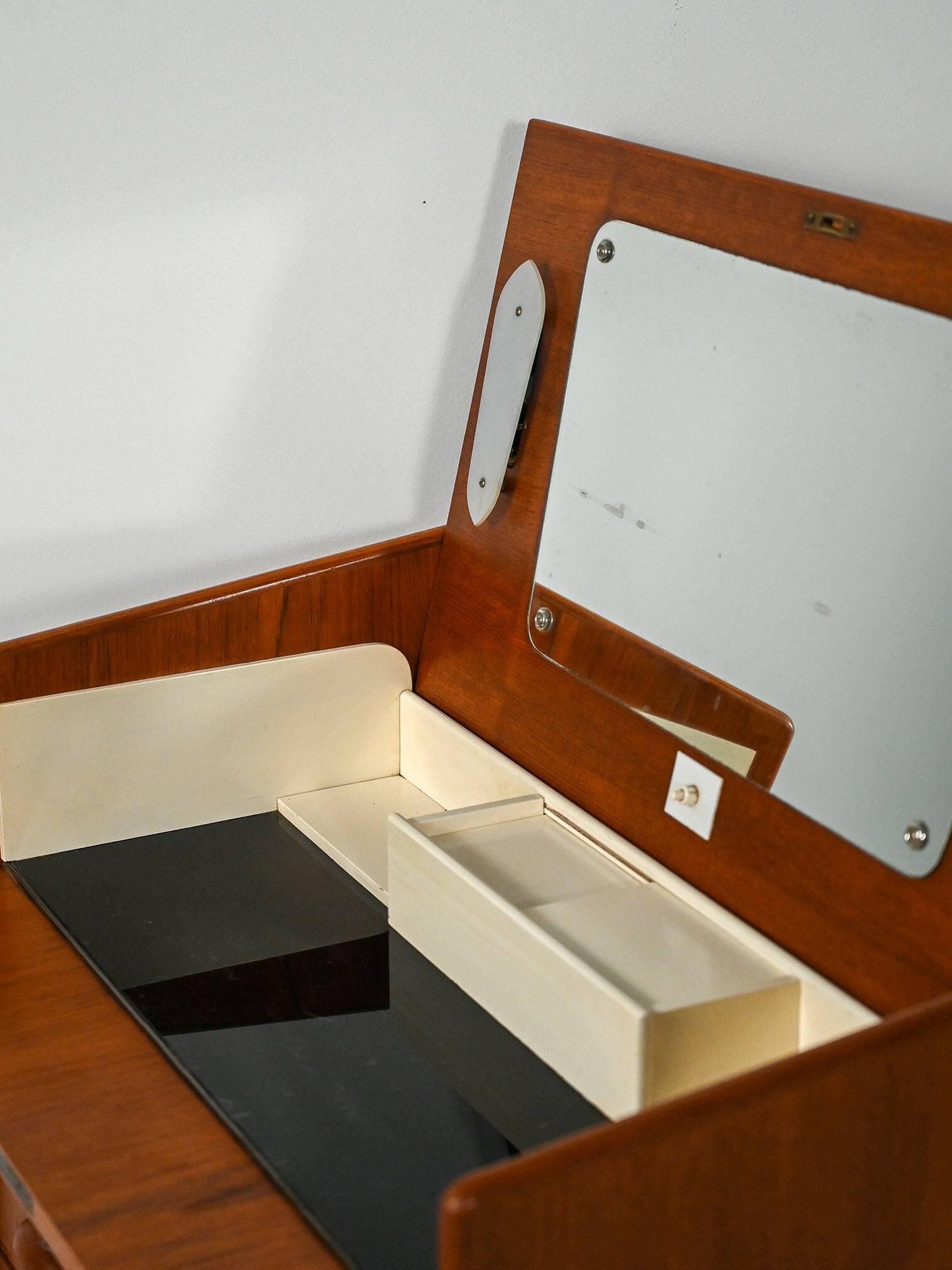 Scandinavian teak vanity chest, 1950s/60s