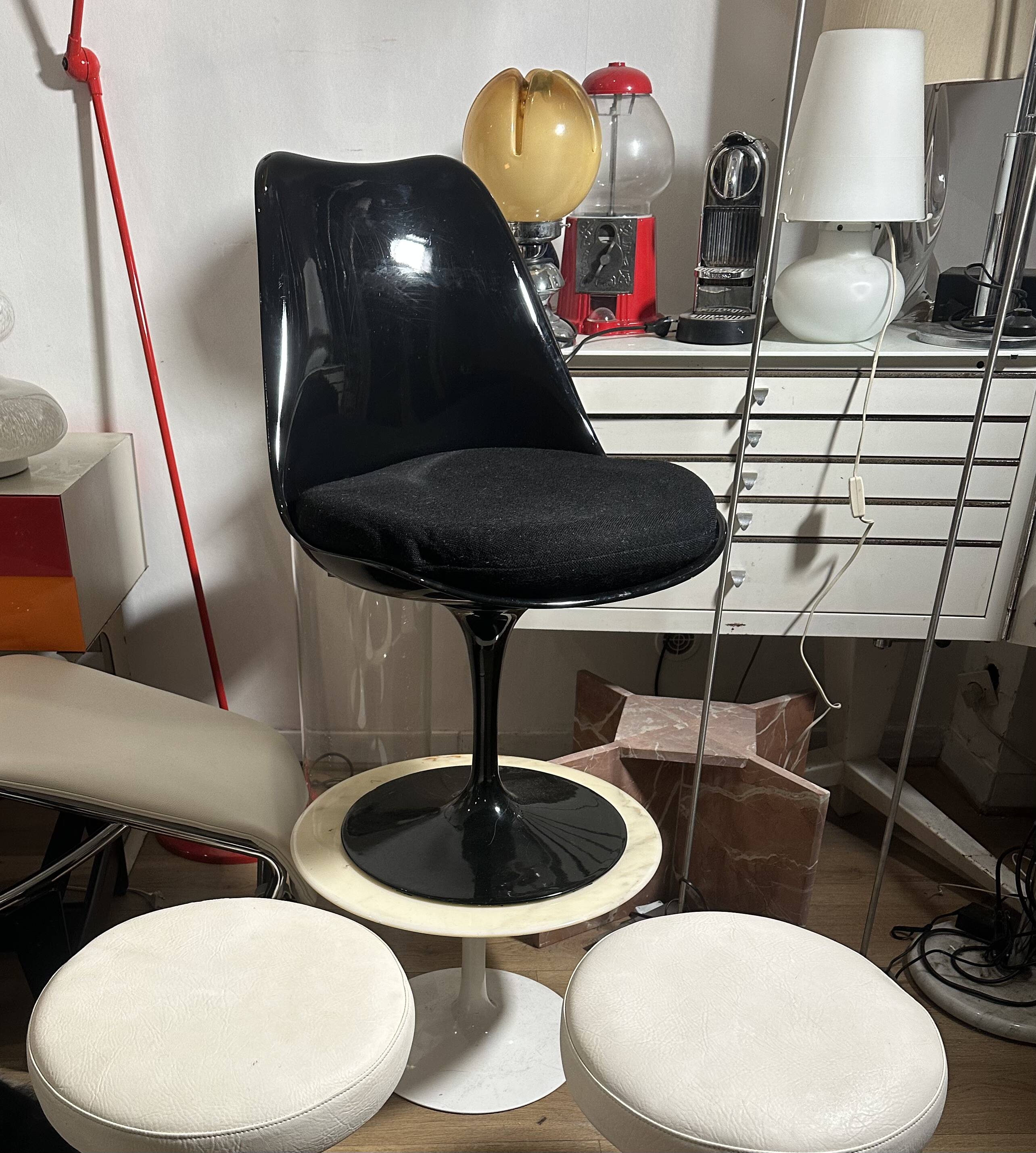 Eero Saarinen swivel chair Knoll edition