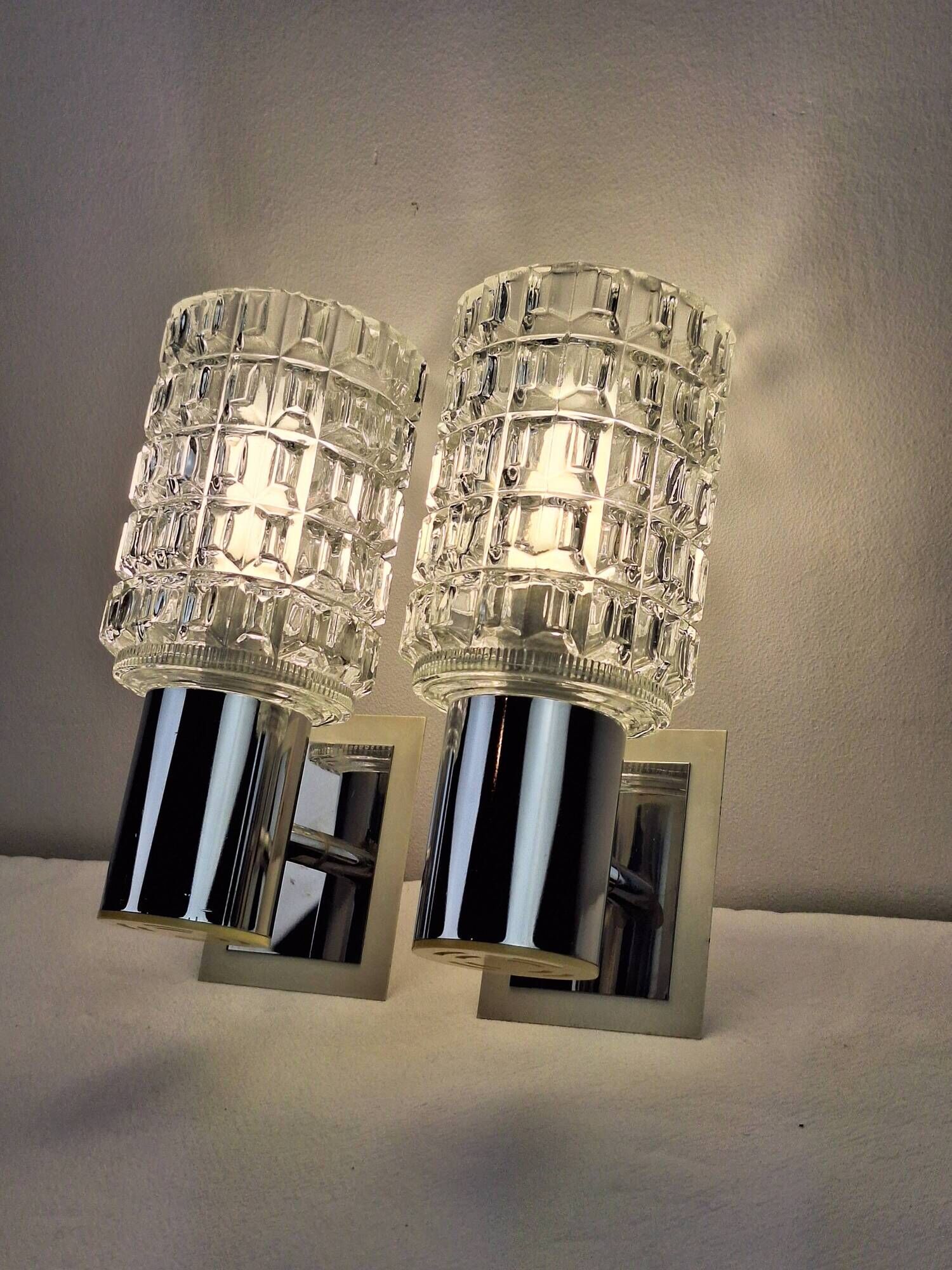 Pair of vintage 70s glass wall lamps by Targetti Sankey