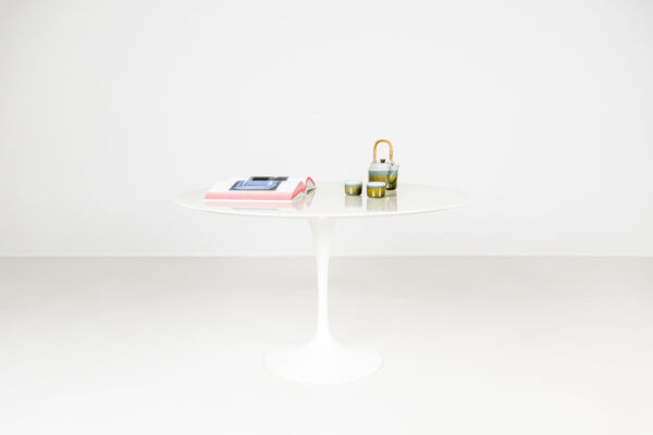 Table à manger ronde tulipe en marbre par Eero Saarinen, années 2000