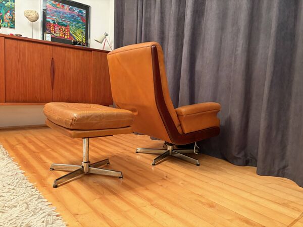 Fauteuil avec repose-pieds, par Ring Mebelfabrikk, Norvège, années 1960