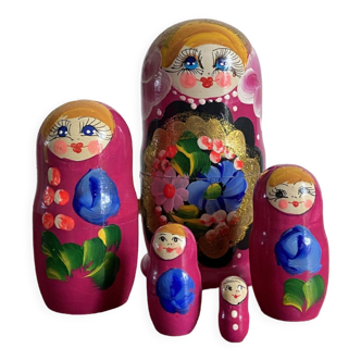 Pink matryoshka vintage russian nesting dolls (5 pieces)