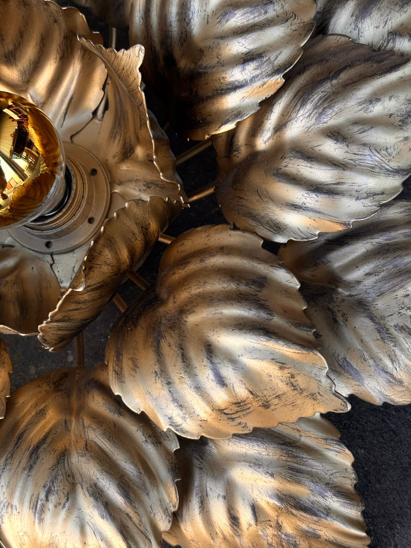 Large floral wall light Masca in gilded metal, Italy 1970