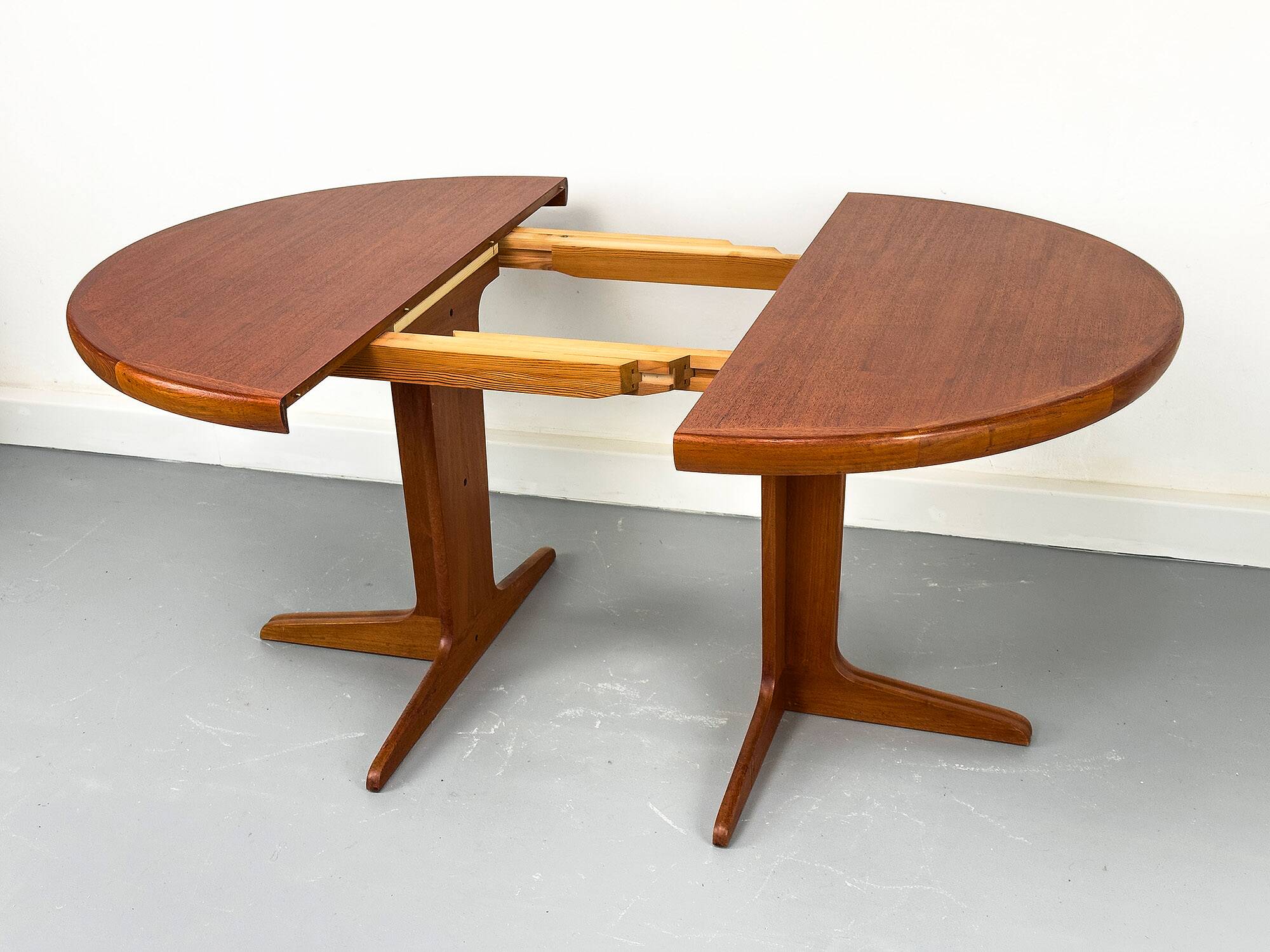 Danish Round Extendable Dining Table in Teak, 1970s