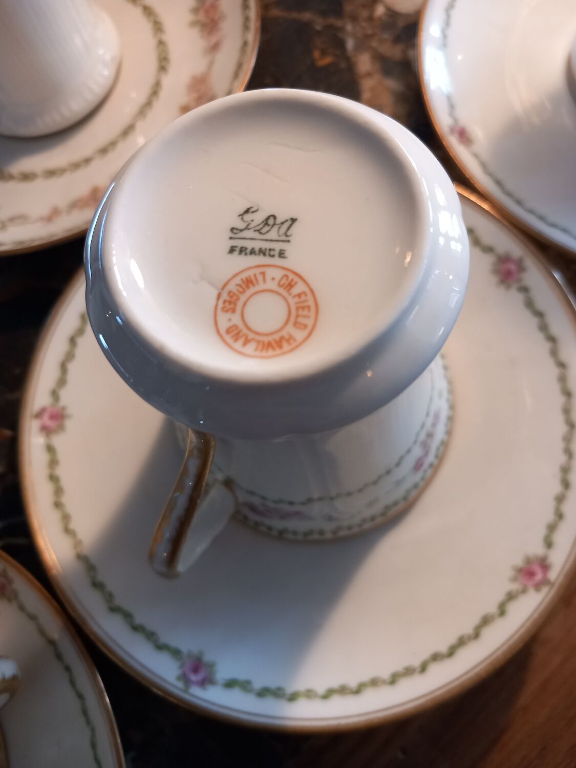 6 tasses à chocolat, Porcelaine Limoges, France