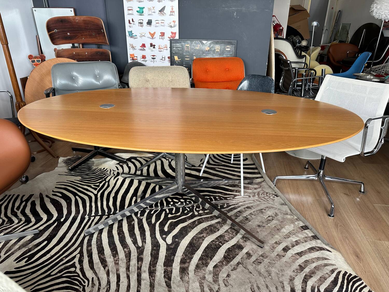 Florence Knoll Oval Desk Table for Knoll International circa 1980