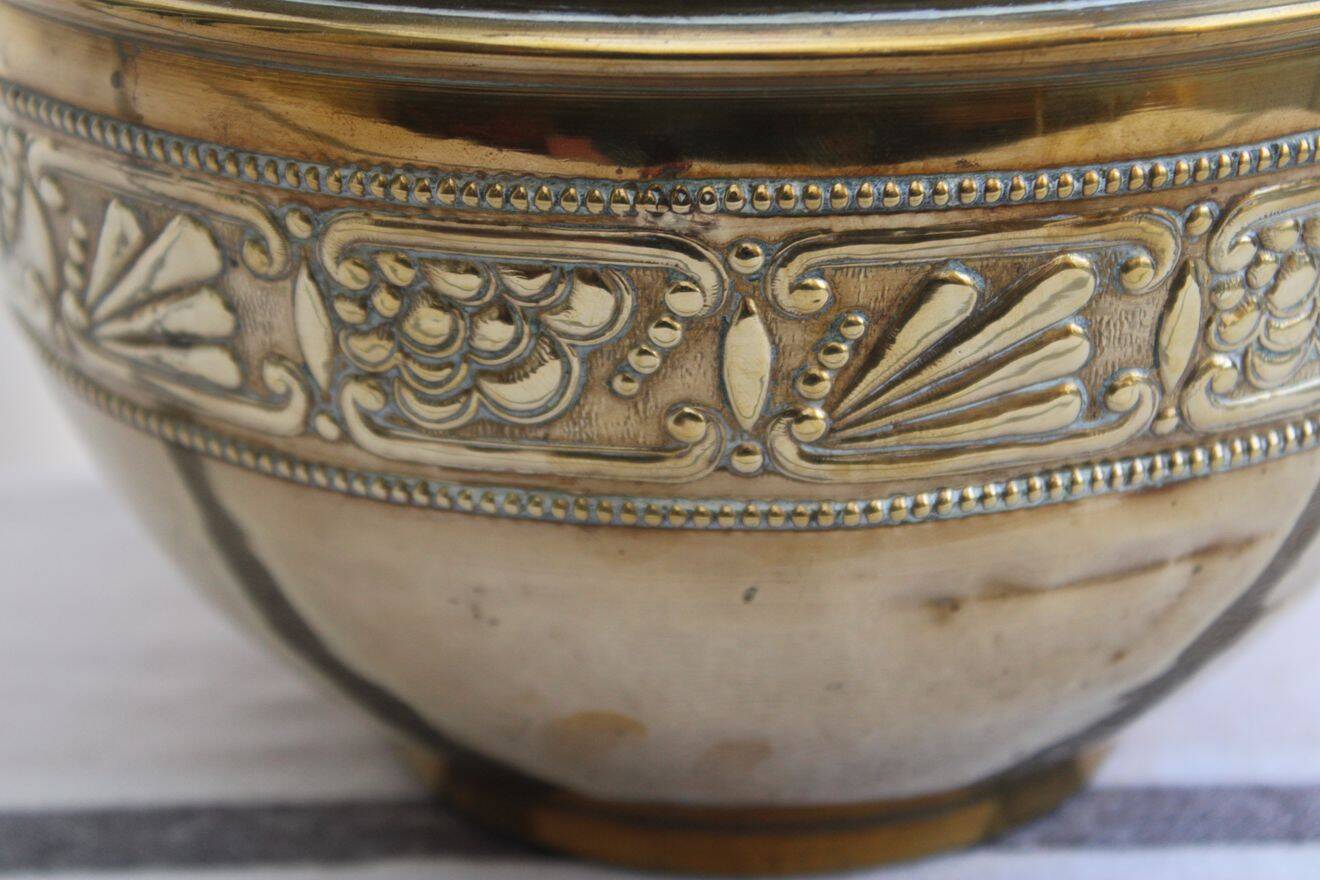 Cache-pot en laiton doré