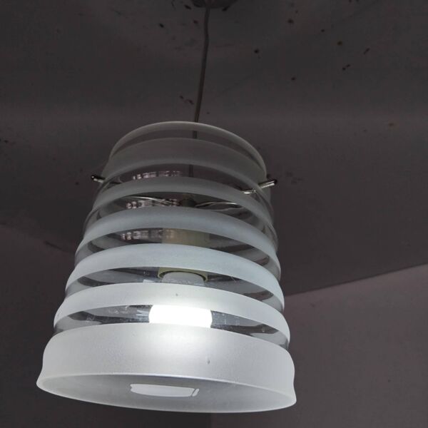 Suspension en verre moulé, 1970