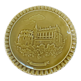 Faience plate of Gien castle of Amboise